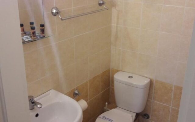 Hotel Avra