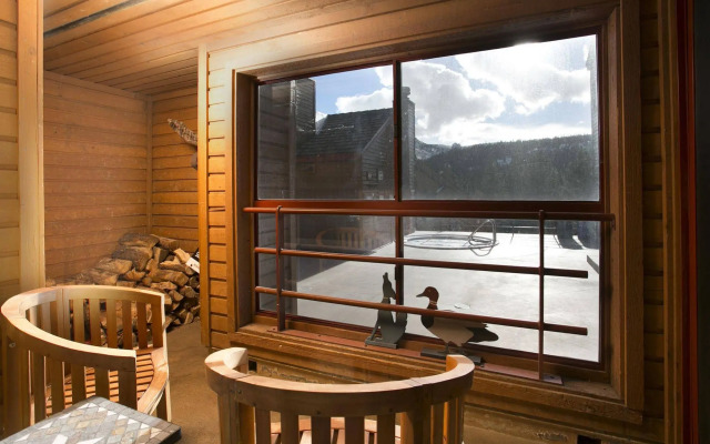 Aspen Creek by 101 Great Escapes