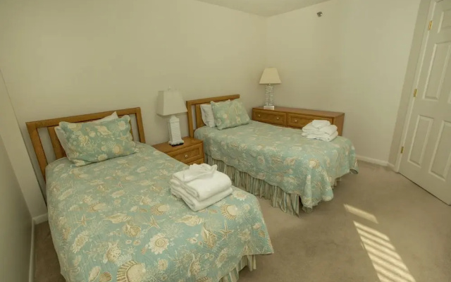 Inlet Reef 316 2 Bedroom Condo by RedAwning