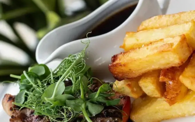 Shireburn Arms Hotel