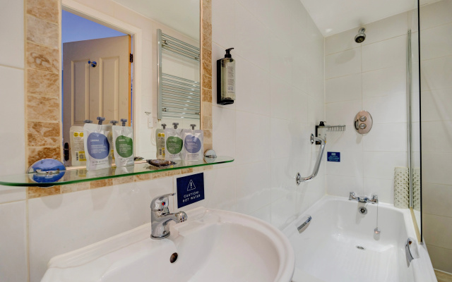 Liverpool Aigburth Sefton Park Hotel By Belvilla