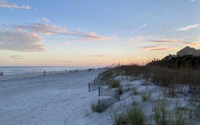 2518 Mare 2 Bedroom Condo