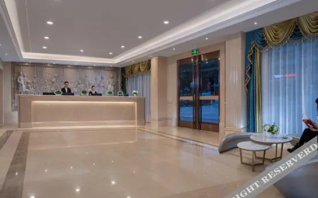 Vienna 3 Best Hotel (Shantou Chenghai Bus Terminal)
