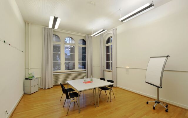 Hotel Odelya Basel (Ex.Bildungszentrum 21)