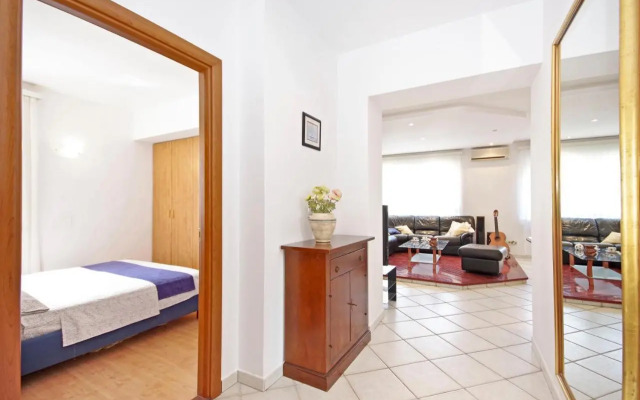 D & J Apartment Split