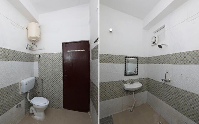 OYO 36700 Moonlight Residency