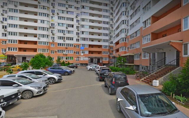 Apartments on 42 Zipovskaya Street