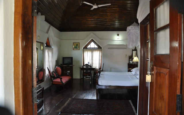 The Old Courtyard Hotel