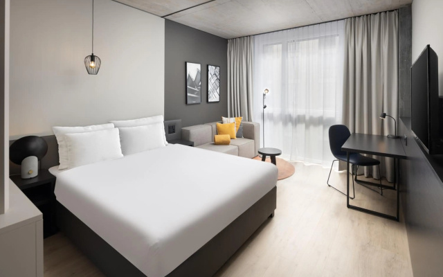 Radisson Hotel & Suites Zurich - Image 7