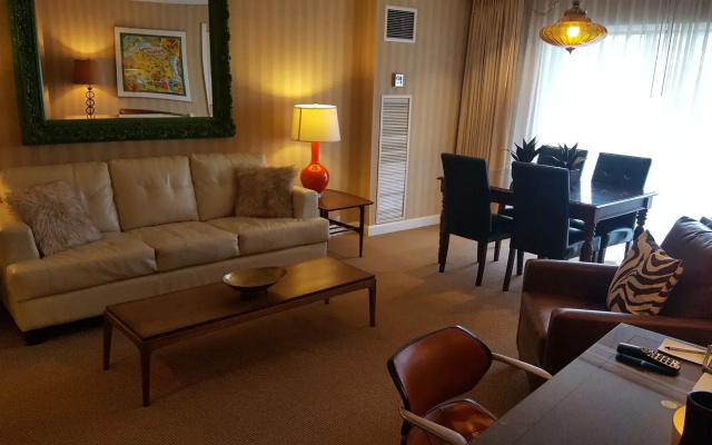 Inn at the Commons