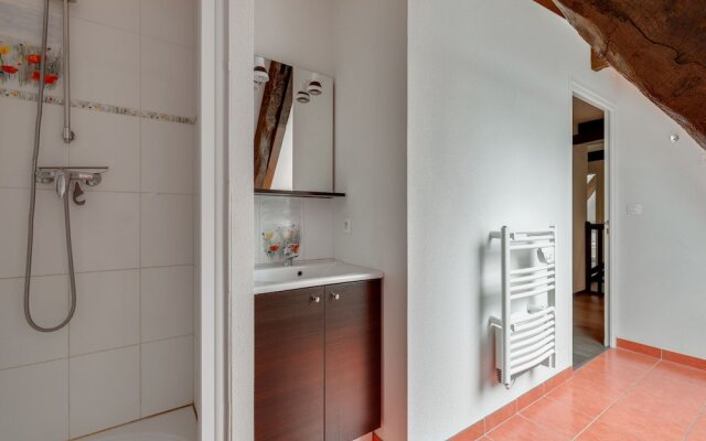 Alluring Holiday Home in Colleville-sur-mer With Terrace