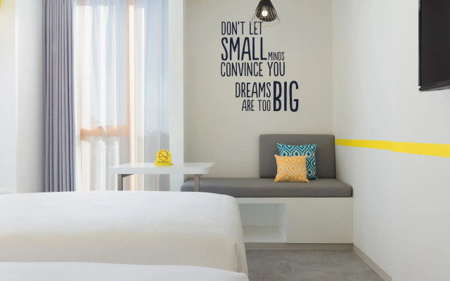 YELLO Hotel Kuta Beachwalk Bali
