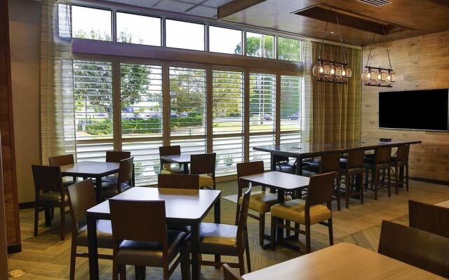 Fairfield Inn & Suites Savannah Midtown