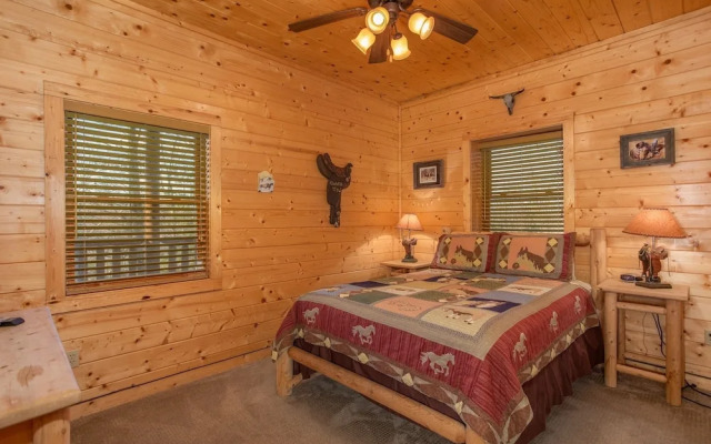Luxurious Nine Bears Home Minutes Away to Gatlinburg by Redawning