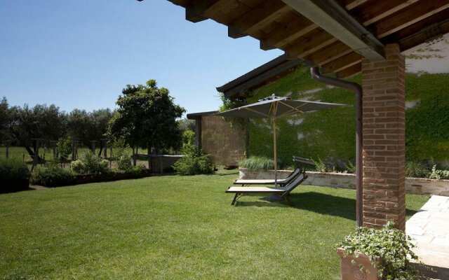 Olimagio Holiday Farm with animals and 25m pool, beach at cycling distance