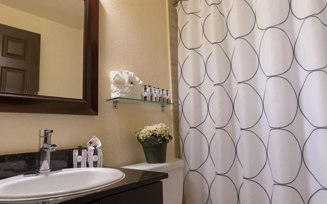 Tradewinds Apartment Hotel