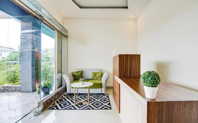 Capital O Pusat Kota Pekanbaru Near Mall Living World Formerly Radja Homestay