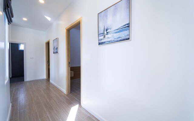 Private Modern 3 Bedroom Pool Villa- AV1