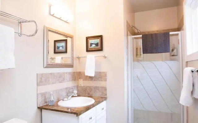 Alpenrose B&B Revelstoke