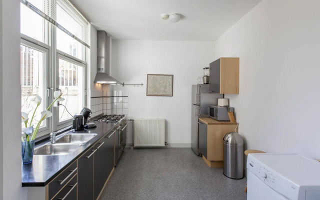 Artis Aquarium Apartment