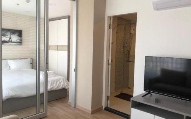 The Lux Ladprao 10