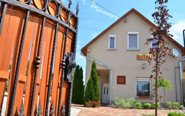 Royal Apartment Kecskemét - фото 4