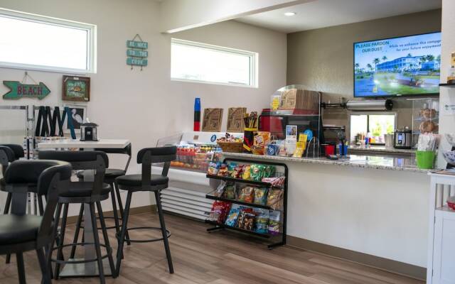 Sugarloaf Key Hotel at KOA Resort