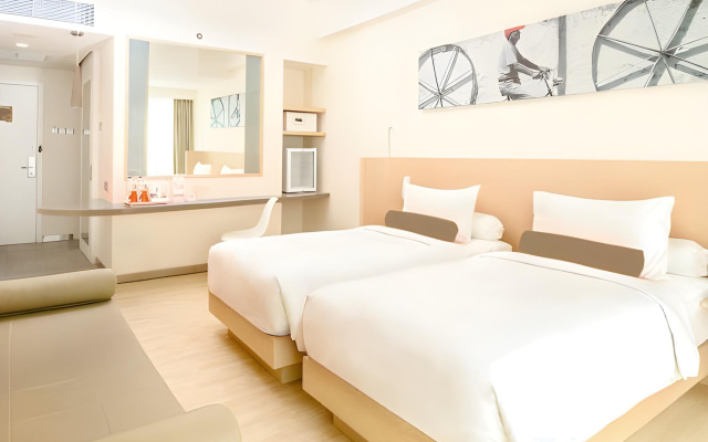 HARRIS Hotel Sentraland