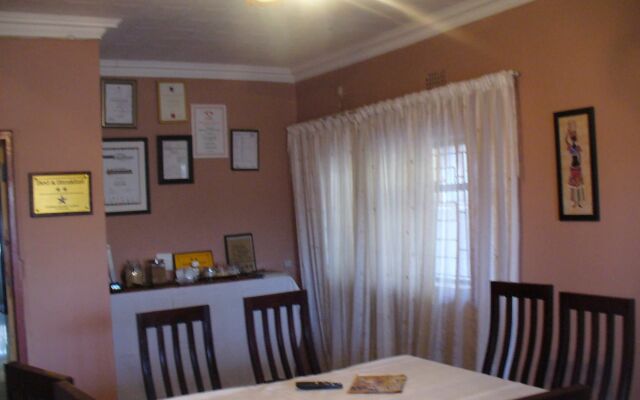 Flossie’s Bed and Breakfast
