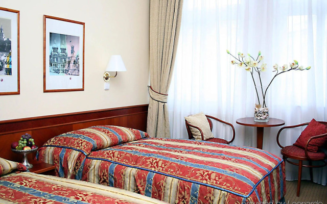 Hotel 16