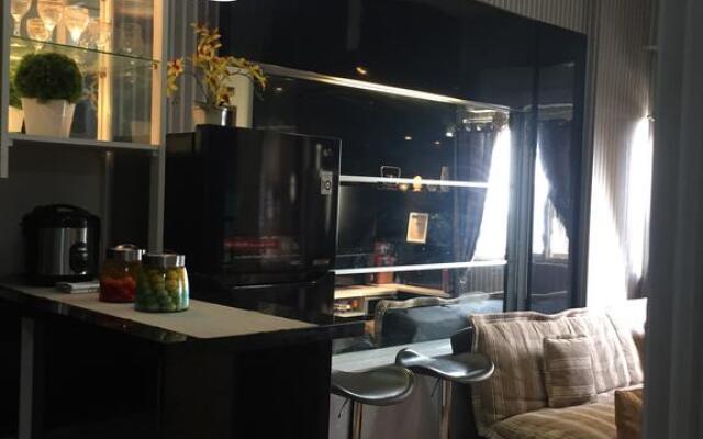 The Suites Metro by EMJI Group