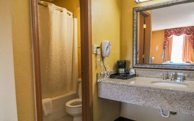 Super 8 Milledgeville