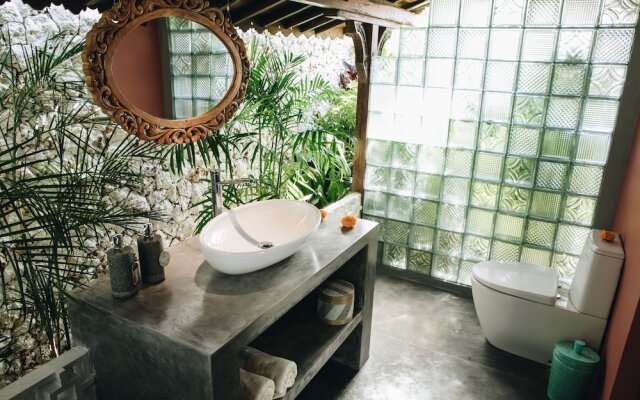 White Tortoise Eco Villa's