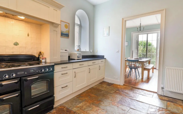 Charmouth Lodge