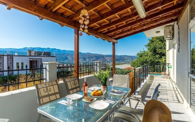 Superior Apartment - Overlooking Chania-with Pool