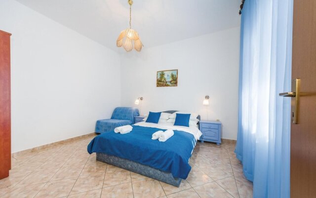 Stunning Home in Rovanjska With 5 Bedrooms, Wifi and Outdoor Swimming Pool