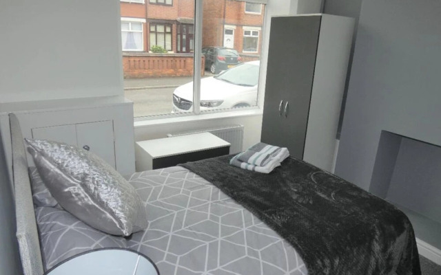 Townhouse @ 29 Cotesheath Street Stoke