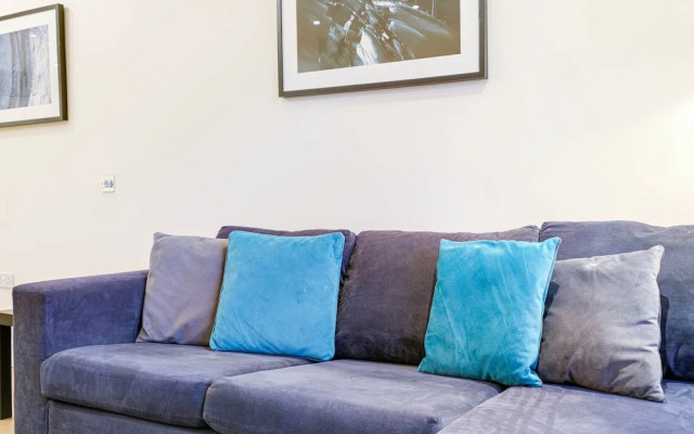 Luxury 3 Bedroom Apartment with Parking
