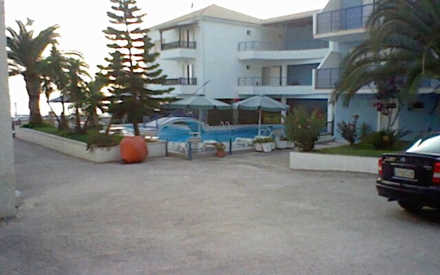 Vrachos Beach Hotel
