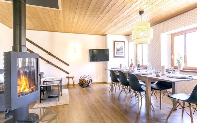 Chalet With 5 Bedrooms in Bourg-saint-maurice, With Wonderful Mountain