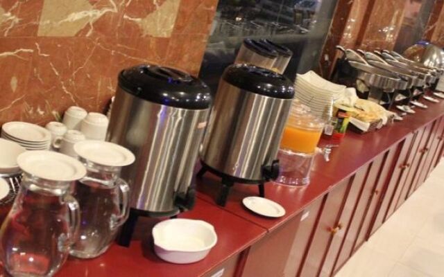 Raynor Hotel Apartments