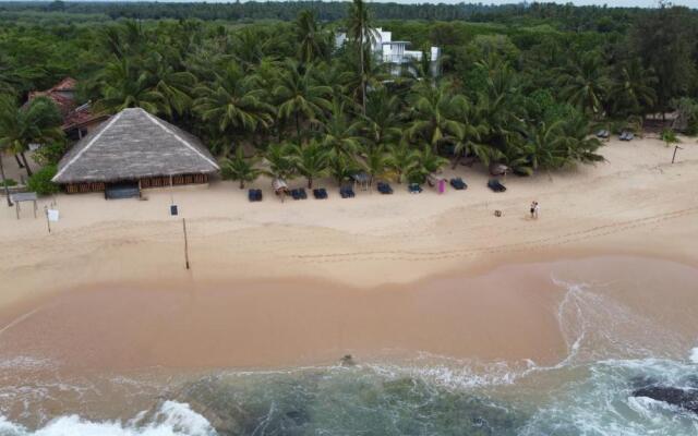 Seagulls Beach & Garden Cabanas