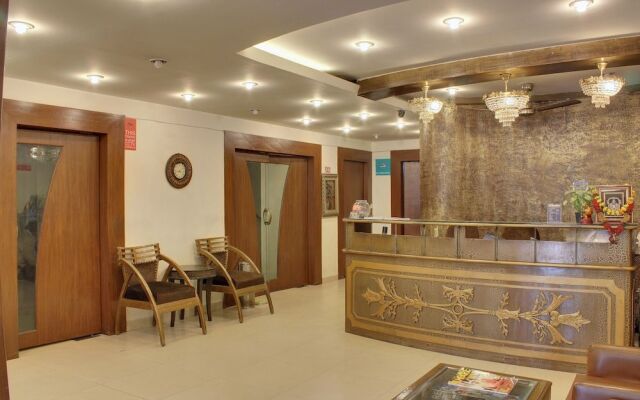 OYO 358 Hotel Golden Leaf