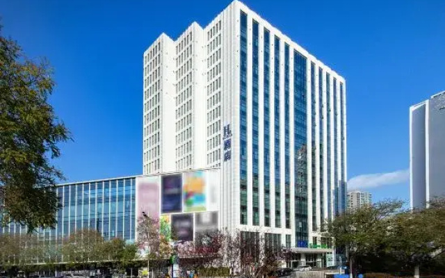 H Crytal Hotel (Jinma Road, Dalian Development Zone)
