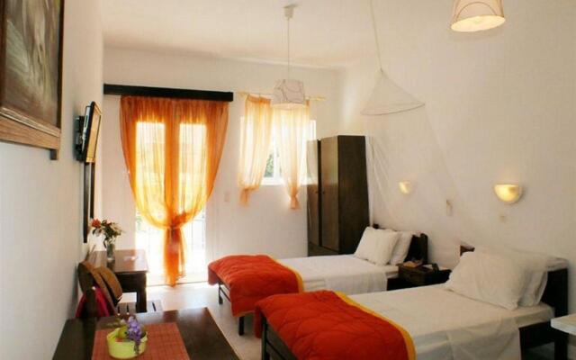 Akis Villa Studios & Apartments with Pool