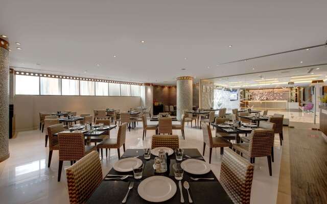 Howard Johnson Plaza By Wyndham Dubai Deira