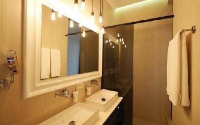 Dalmatian Pearls Deluxe Rooms