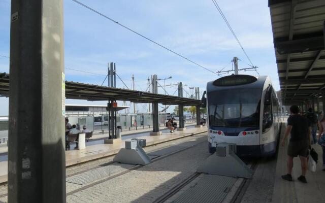 TEJO HOUSE RIVER Lisbon (Cacilhas)