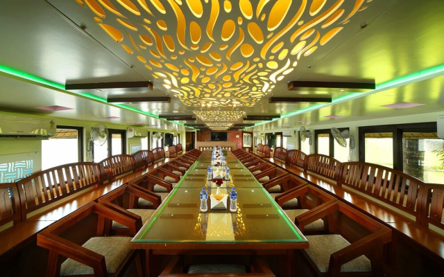 Best Kerala Houseboat