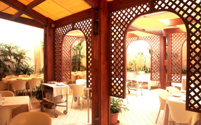 Hotel Flora